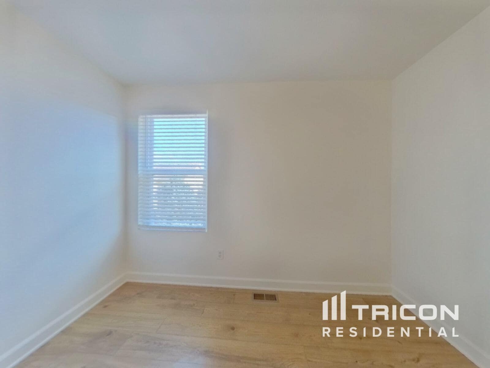 Building Photo - 13058 Monaco Way