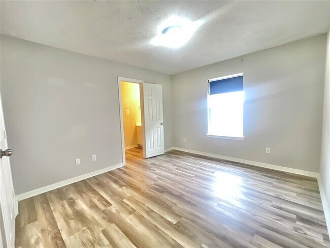 Building Photo - 1622 Cohn St