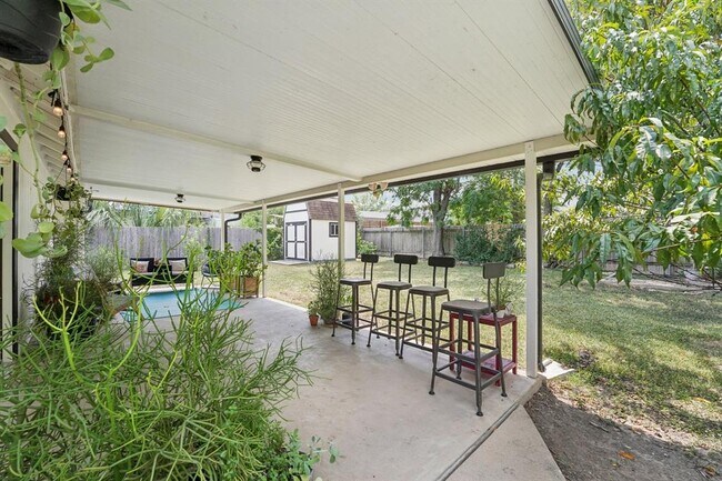 Building Photo - 1213 S Trace Dr