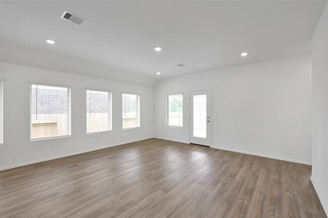Building Photo - 3609 Oakvale Dr