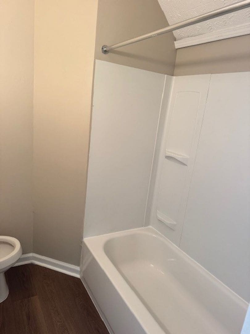 Building Photo - Newly Remodeled 3BR/1.5BA Townhome - Bates Hendricks