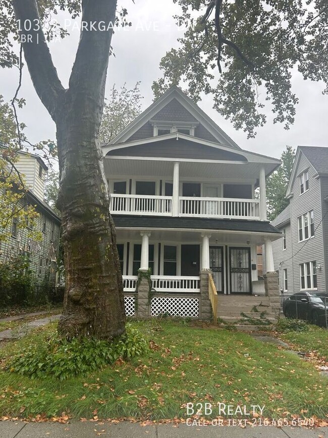 Primary Photo - Charming Two-Bedroom Multi-Family Home wit...