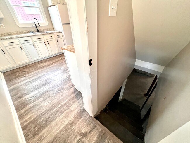 Building Photo - Aliquippa - Stunning 3 Bedroom 1 Bathroom Home