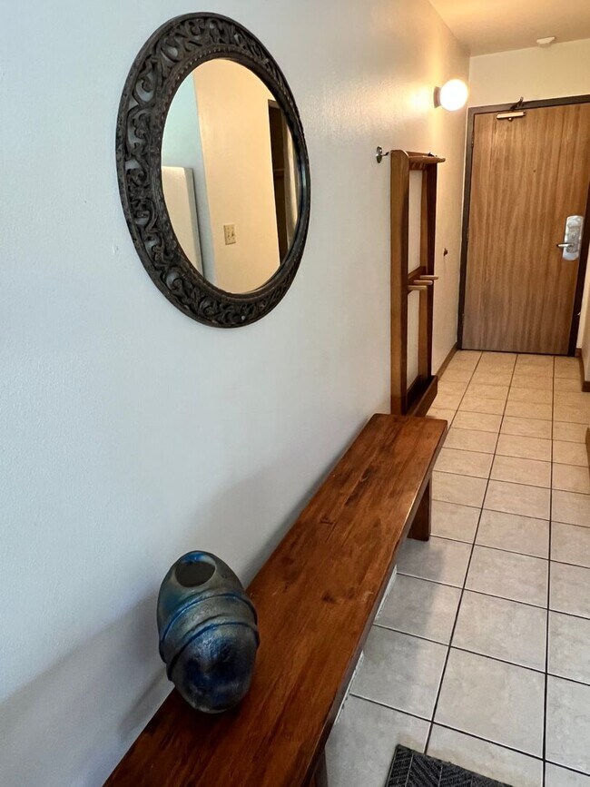 Building Photo - PROSPECTOR STUDIO