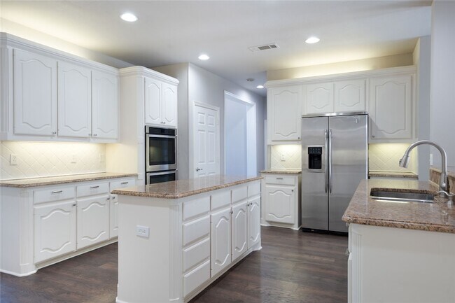 Building Photo - 209 Timber Lake Dr