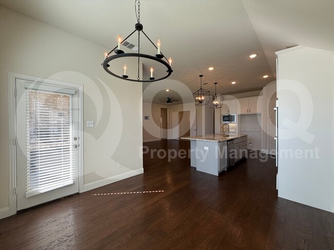 Building Photo - 3906 Greenbrier Dr