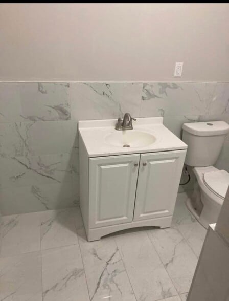 Building Photo - 7 Cottage Street Ext