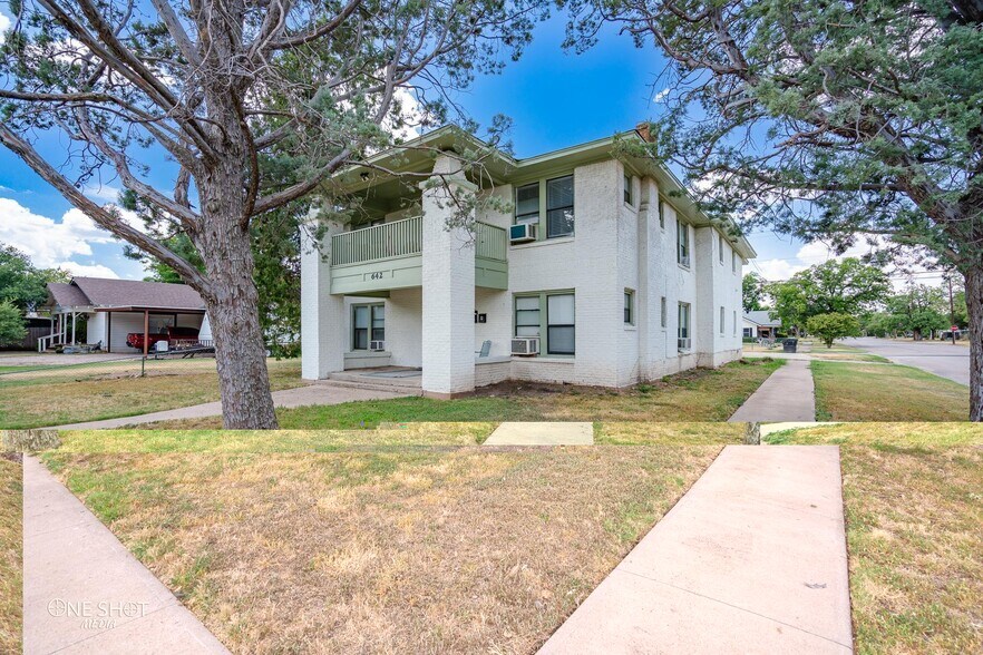 Building Photo - 642 Beech St