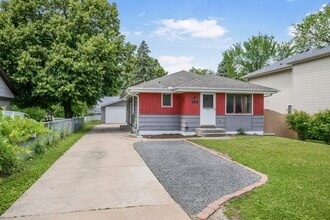 Building Photo - 2715 Kirkwood Ln N