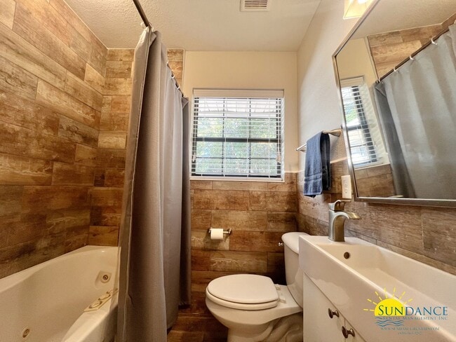 Building Photo - Gorgeous 3 Bedroom Home in Shalimar!