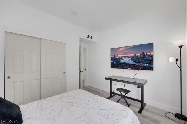 Building Photo - 8501 W University Ave