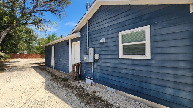Building Photo - PALO ALTO HEIGHTS- 3bedroom 2 bath Home