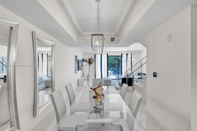 Building Photo - 3040 N Ocean Blvd