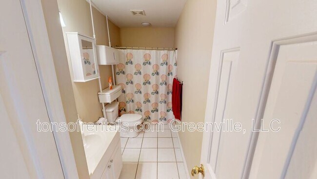 Building Photo - 863 McAbee Rd