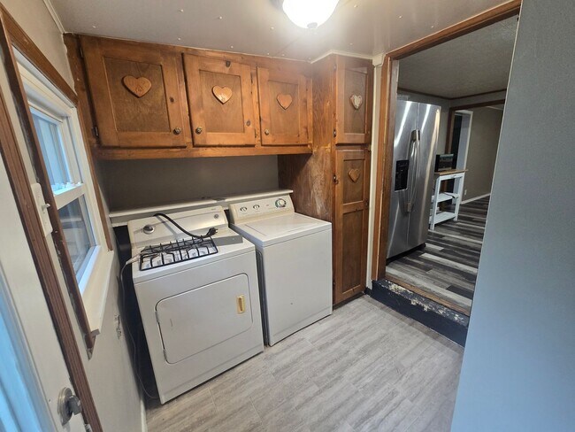 Building Photo - 3 Bedroom Home in Champaign!