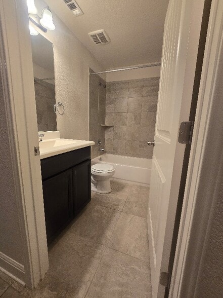 Building Photo - 10464 Dakota River