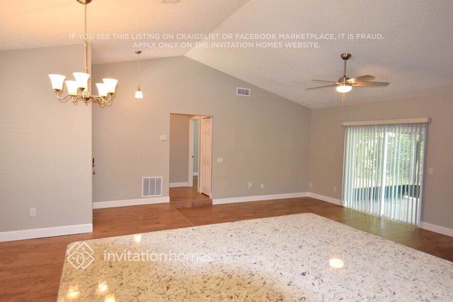 Building Photo - 2517 Weatherford Dr