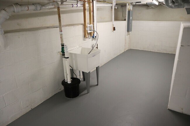 Building Photo - Lovely Single Family Home in Rockville