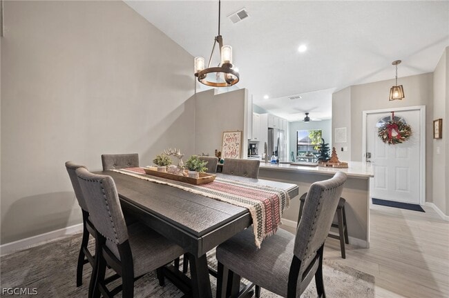 Building Photo - 17611 Marco Island Ln