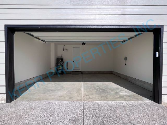 Building Photo - FREE RENT! Spacious 4-Bedroom Home in Happ...
