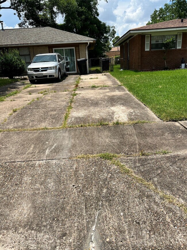 Building Photo - 4122 Madden Ln