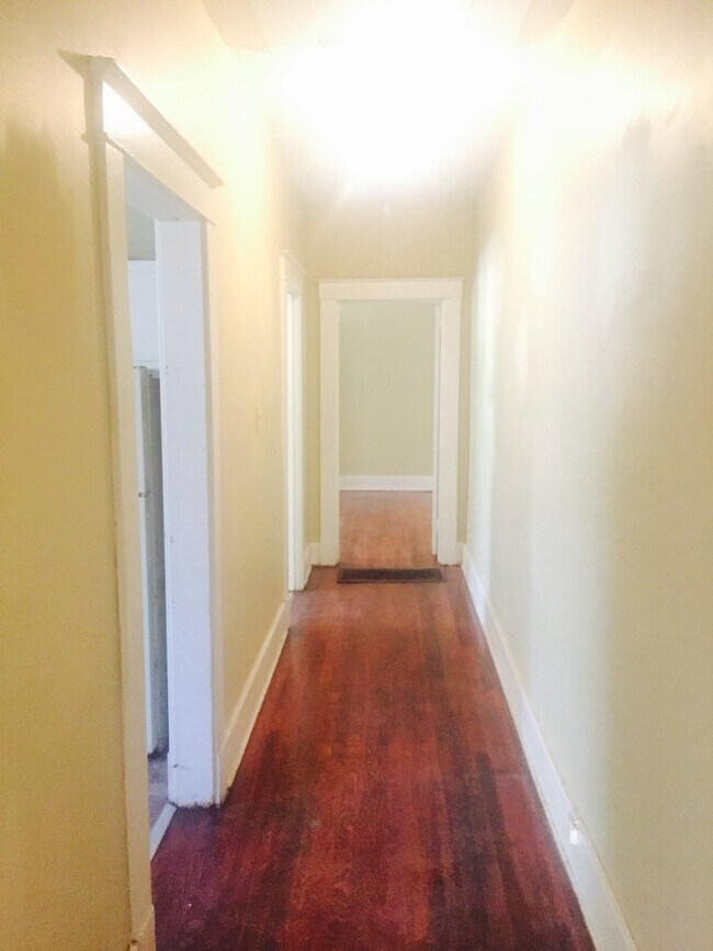 Building Photo - 1536 Tutwiler Ave