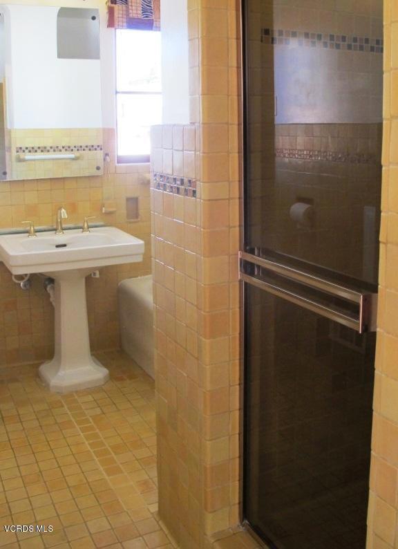 Building Photo - 352 Glen Ellen Dr