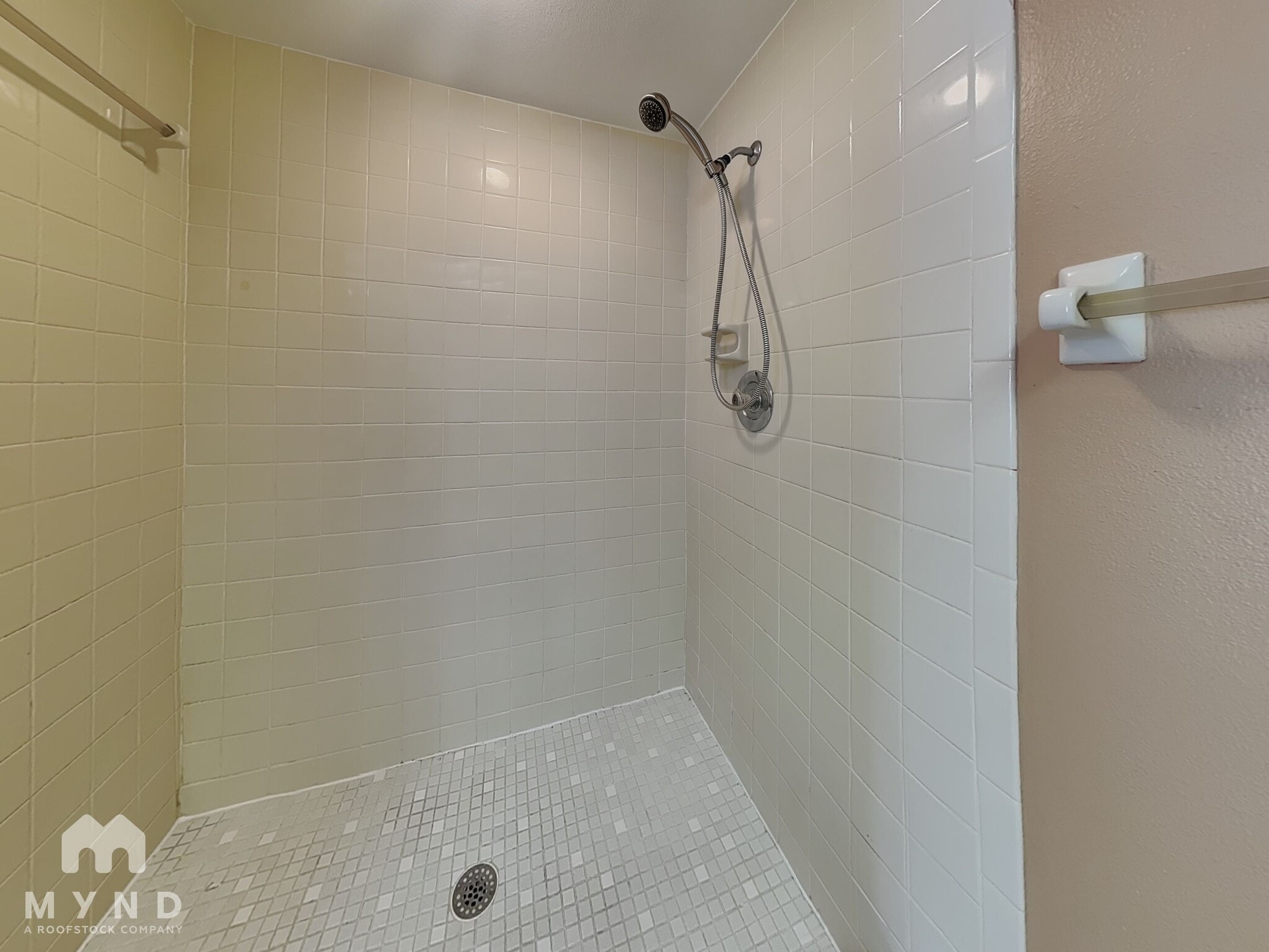 Building Photo - 2024 Sheffield Ct