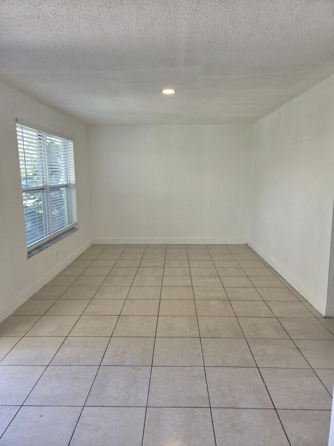Building Photo - 9534 SW 143rd Ct