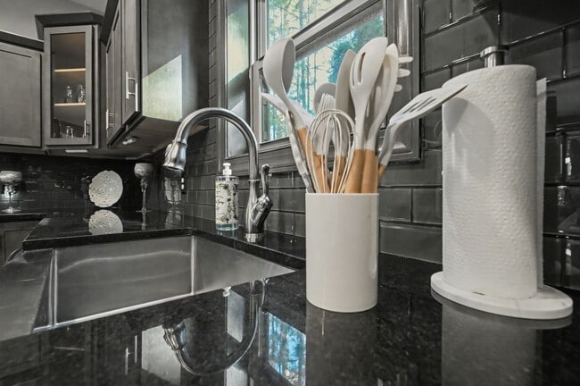 Building Photo - 1065 Wigeon Dr