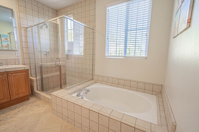 Building Photo - 4 Bedroom Home for Rent in The Woodlands!