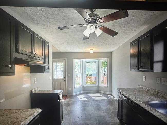 Building Photo - 6813 Torrance Ln