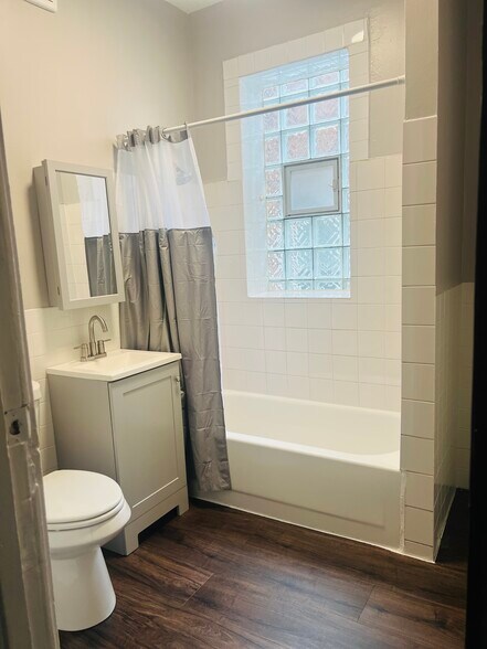 Bathroom - 1721 N Harding Ave