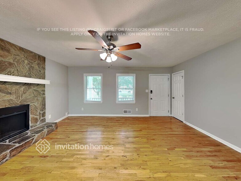 Building Photo - 4414 Lamar Dr