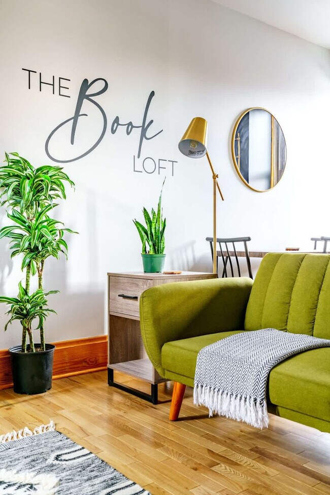 Building Photo - 1180 N High St