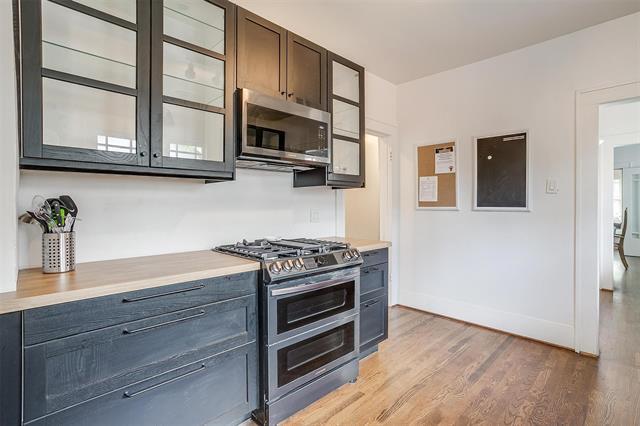 Building Photo - 500 N Montclair Ave