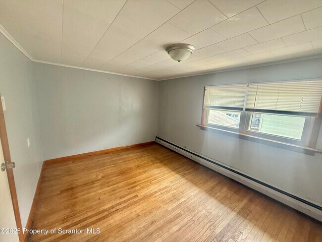 Building Photo - 1116 Eynon St