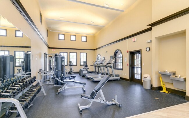 Building Photo - 719 Simeon Dr