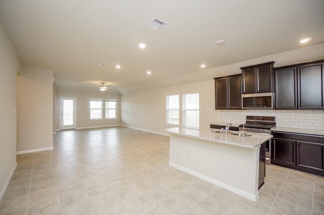 Building Photo - 1234 Oak Barrel Run