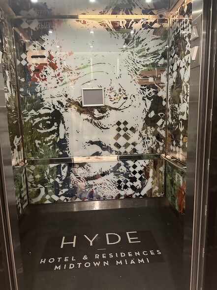 Building Photo - 121 NE 34th St