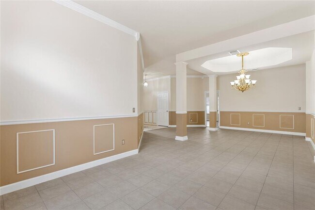 Building Photo - 10115 Willow Crossing Dr