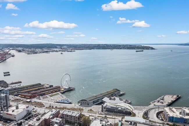 Building Photo - Luxury 2 Bed 1.75 Bath Furnished Downtown Seattle Condo with Stunning Views