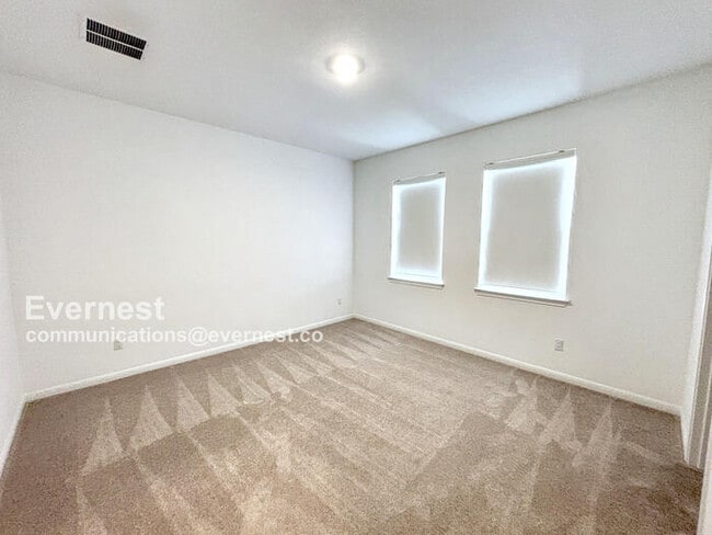 Building Photo - 2300 Sondrio Bnd