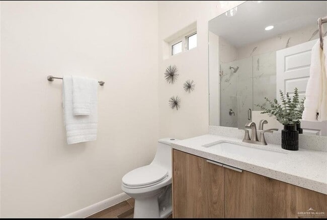 Building Photo - 12 Israel E Ave