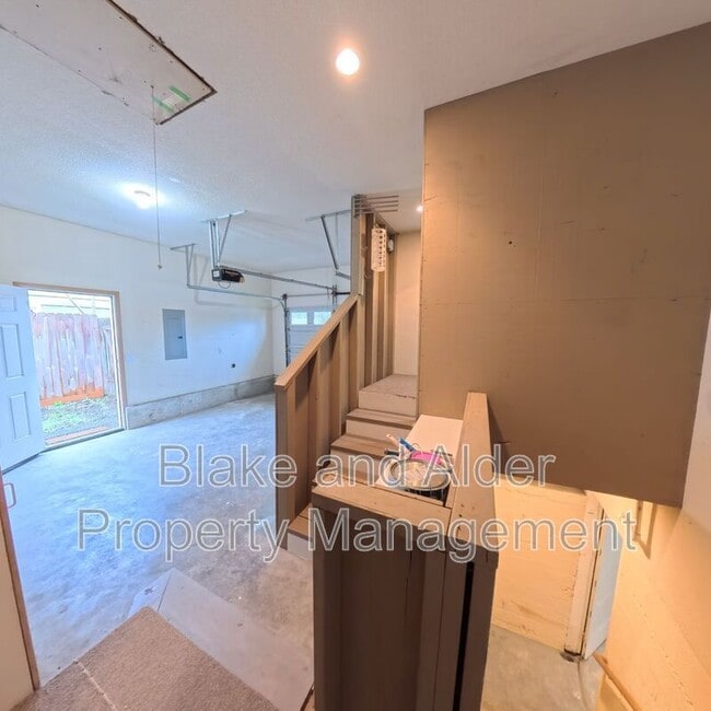 Building Photo - 720 Portland Ave