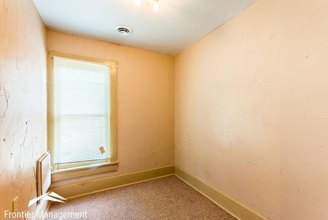 Building Photo - 3 Bedroom Home Next to City Park and Minutes From Campus and Downtown!