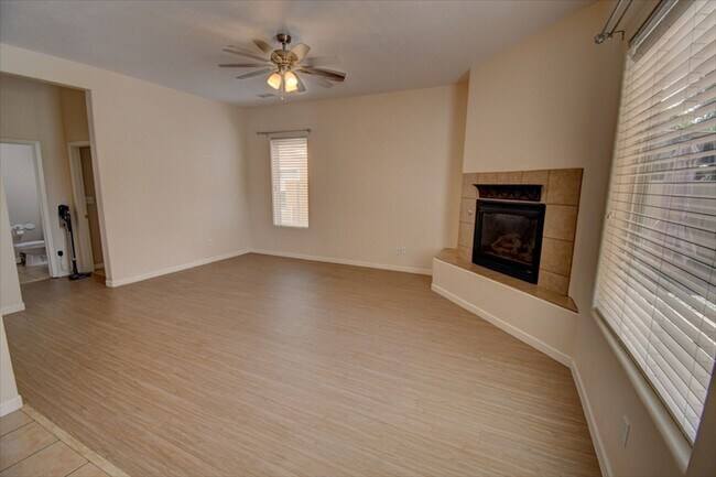 Building Photo - 4 Bedroom Home in Rio Rancho