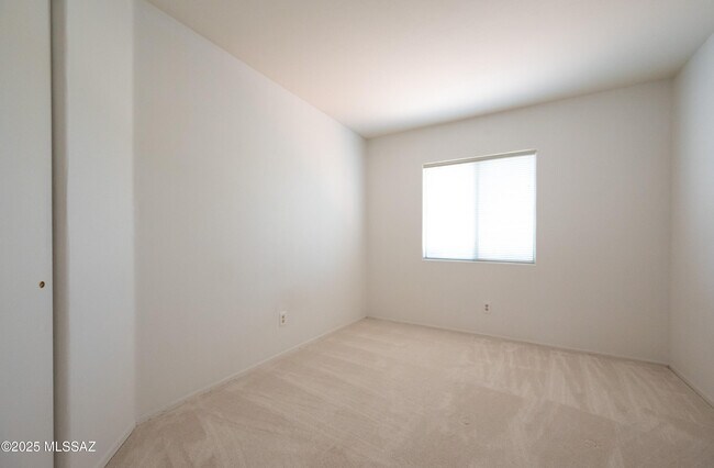 Building Photo - 4339 E Samantha Dr
