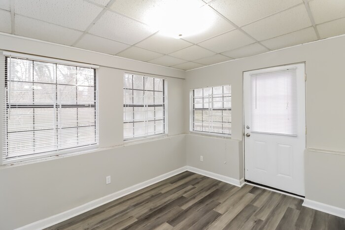 Building Photo - 1061 Albany Terrace