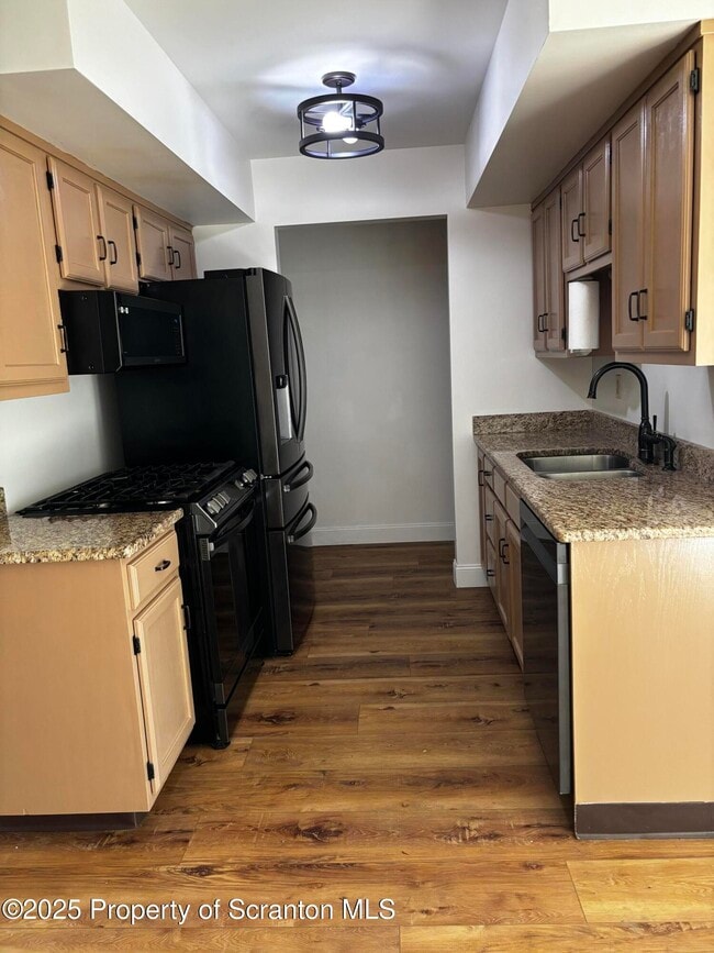Building Photo - 107 Garney St